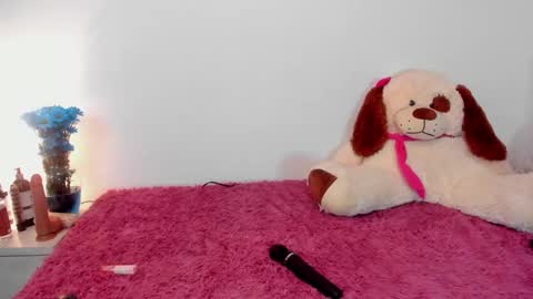 Snapshot of hannadowling chatting on 02.19.25 Hanna online show from 02.19.25