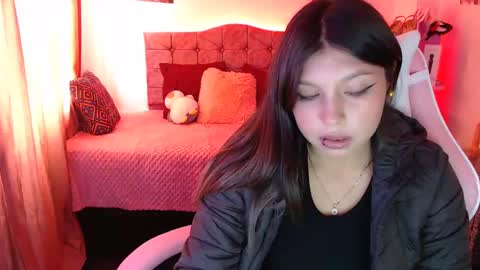 Snapshot of hannah_swet chatting on 02.18.25 hannah_swet online show from 02.18.25