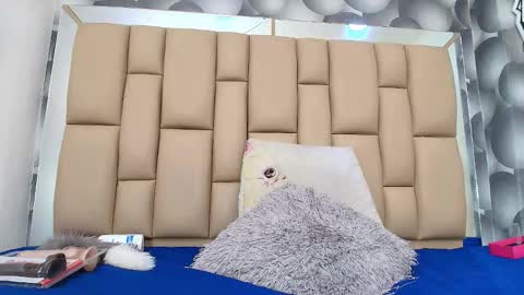 hannah_teehn online show from 11.28.25