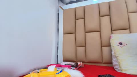 hannah_teehn online show from 12.02.25