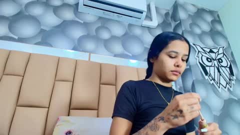 hannah_teehn online show from 12.16.25