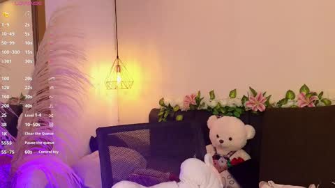 Hannah Williams online show from 09.28.25