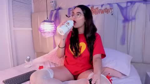 Hannah Lee online show from 10.05.25