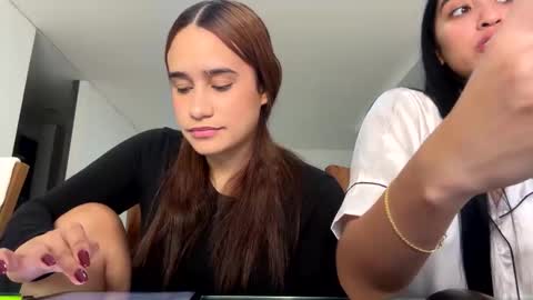 Snapshot of hannakoff chatting on 01.10.25 hannakoff online show from 01.10.25