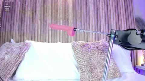 HannaPaola online show from 12.18.25