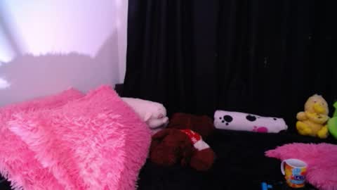 hannaqueen23 online show from 11.26.25