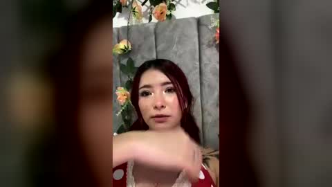 Snapshot of hanni_dulce chatting on 06.17.26 Yumii online show from 06.17.26