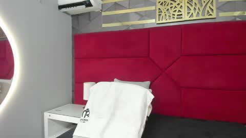 Hanny  online show from 04.18.26