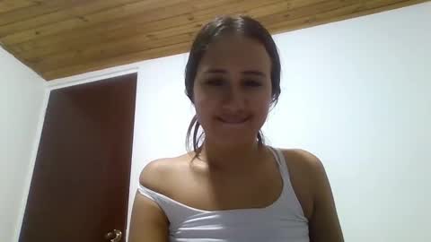 Snapshot of hanny_kail chatting on 01.17.25 hanny online show from 01.17.25