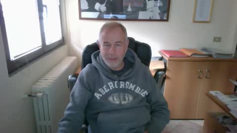 Snapshot of hanscooper chatting on 10.12.25 hanscooper online show from 10.12.25