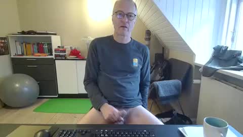 Snapshot of hanse_1 chatting on 12.12.24 Hanse online show from 12.12.24