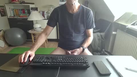 Snapshot of hanse_1 chatting on 10.11.25 Hanse online show from 10.11.25