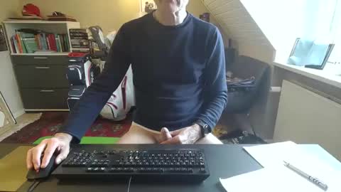 Snapshot of hanse_1 chatting on 03.23.26 Hanse online show from 03.23.26