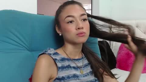 Snapshot of hantonella chatting on 03.05.25 Anto online show from 03.05.25