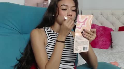 Snapshot of hantonella chatting on 03.08.25 Anto online show from 03.08.25