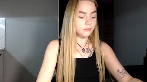 Snapshot of happy_fox_ chatting on 01.25.25 happy_fox_ online show from 01.25.25