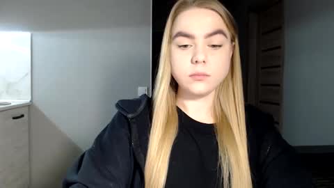 Snapshot of happy_fox_ chatting on 02.25.25 happy_fox_ online show from 02.25.25