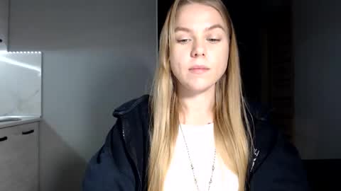 Snapshot of happy_fox_ chatting on 12.04.25 happy_fox_ online show from 12.04.25