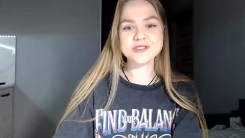 Snapshot of happy_fox_ chatting on 03.04.26 happy_fox_ online show from 03.04.26