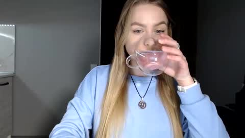 happy_fox_ online show from 03.30.26