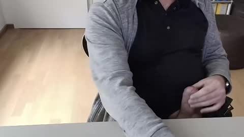 Snapshot of happybugger chatting on 01.30.25 Cum for you online show from 01.30.25