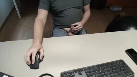 Snapshot of happybugger chatting on 10.26.25 Cum for you online show from 10.26.25