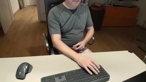 Snapshot of happybugger chatting on 02.22.26 Cum for you online show from 02.22.26