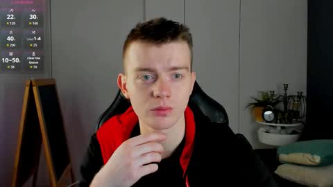 Snapshot of happydeimos chatting on 11.17.25 happydeimos online show from 11.17.25