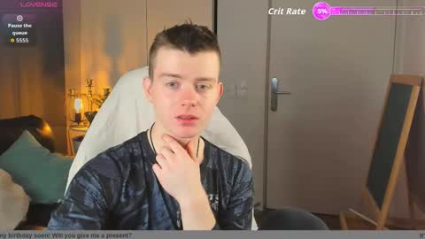 Snapshot of happydeimos chatting on 11.24.25 happydeimos online show from 11.24.25