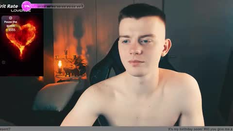 Snapshot of happydeimos chatting on 12.01.25 happydeimos online show from 12.01.25