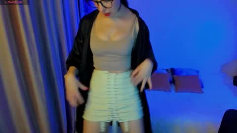 Stephanie online show from 10.10.25