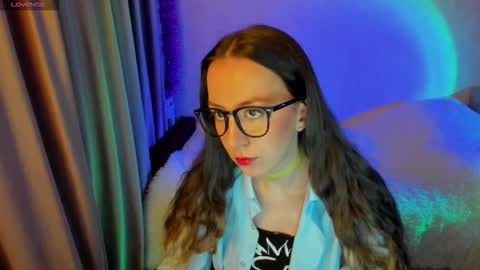 Stephanie online show from 10.19.25