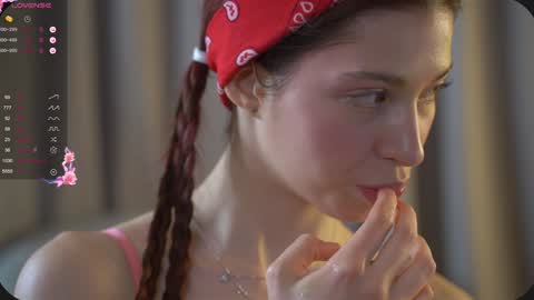 Snapshot of happyvivy chatting on 01.31.25 Vivy online show from 01.31.25