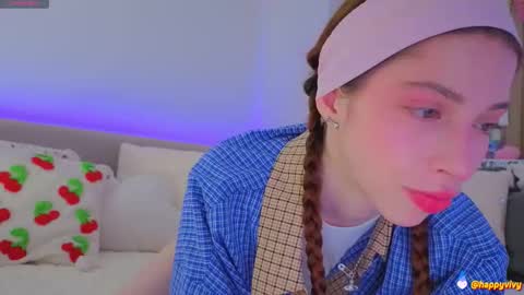 Snapshot of happyvivy chatting on 09.17.25 Vivy online show from 09.17.25