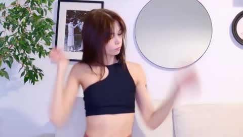 Snapshot of hard_candy_baby chatting on 12.16.25 hard_candy_baby online show from 12.16.25