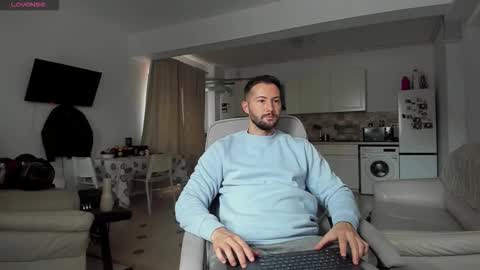 Snapshot of hard_chriss chatting on 10.04.25 Hard Cock online show from 10.04.25