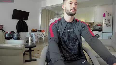 Snapshot of hard_chriss chatting on 10.20.25 Hard Cock online show from 10.20.25
