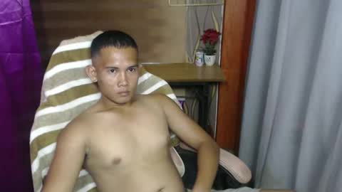 Snapshot of hard_dickzhack chatting on 11.08.25 hard dickzhack online show from 11.08.25