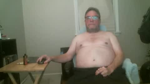 Snapshot of hardmik chatting on 03.25.26 Mik online show from 03.25.26