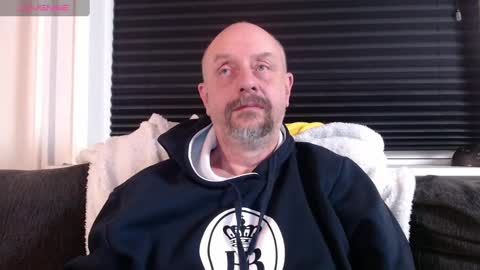 Snapshot of hardmrlazy chatting on 12.04.24 MrLazy online show from 12.04.24
