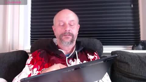 Snapshot of hardmrlazy chatting on 12.24.24 MrLazy online show from 12.24.24