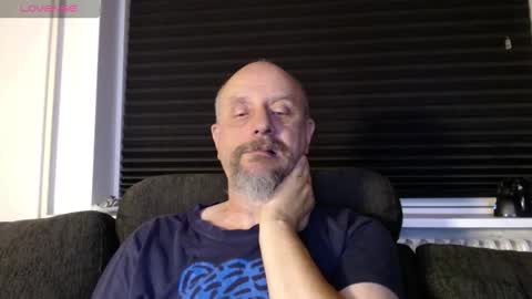 Snapshot of hardmrlazy chatting on 09.17.25 MrLazy online show from 09.17.25