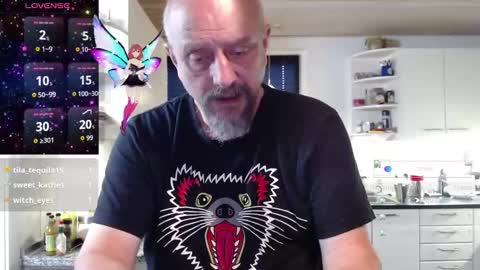 Snapshot of hardmrlazy chatting on 09.18.25 MrLazy online show from 09.18.25