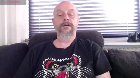 Snapshot of hardmrlazy chatting on 09.19.25 MrLazy online show from 09.19.25