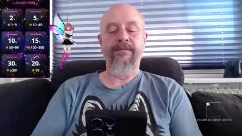 Snapshot of hardmrlazy chatting on 09.25.25 MrLazy online show from 09.25.25