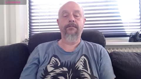 Snapshot of hardmrlazy chatting on 09.26.25 MrLazy online show from 09.26.25