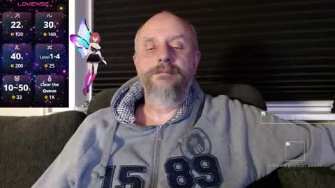 Snapshot of hardmrlazy chatting on 10.13.25 MrLazy online show from 10.13.25