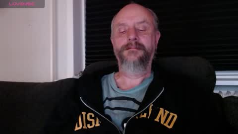 Snapshot of hardmrlazy chatting on 10.18.25 MrLazy online show from 10.18.25
