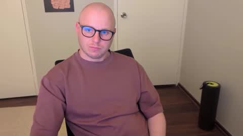 Stand Lee online show from 10.02.25