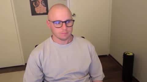 Snapshot of hardon911 chatting on 10.03.25 Stand Lee online show from 10.03.25